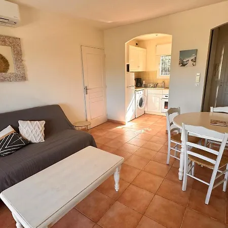 Apartment Appt 2 Etoiles - Parking - Clim - Piscine - A 300m Roquebrune-sur Argens