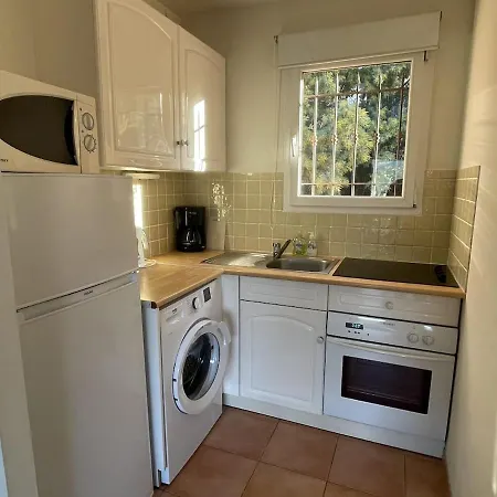 Appt 2 Etoiles - Parking - Clim - Piscine - A 300m Roquebrune-sur Argens